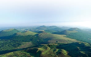 火山の地層で磨かれた天然ミネラルウォーター